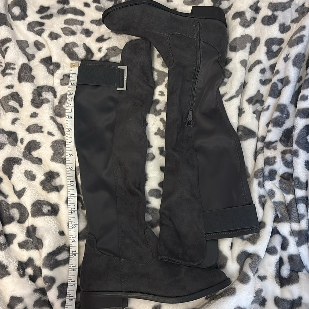 Women's Knee High Gray Suede Size 7.5